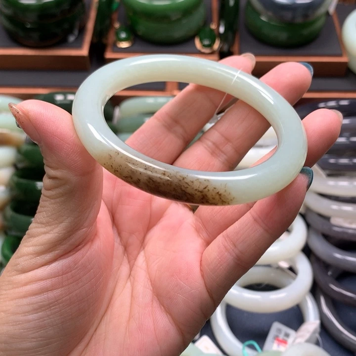 【闪购商品】未镶嵌手镯和田玉56