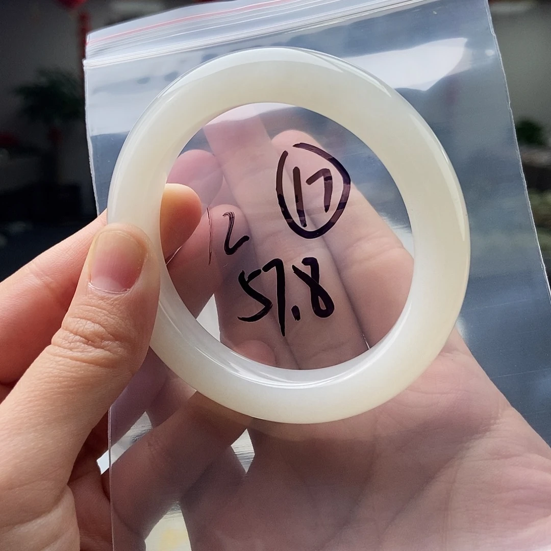 和田玉颜色多样性发拍一发一未镶嵌