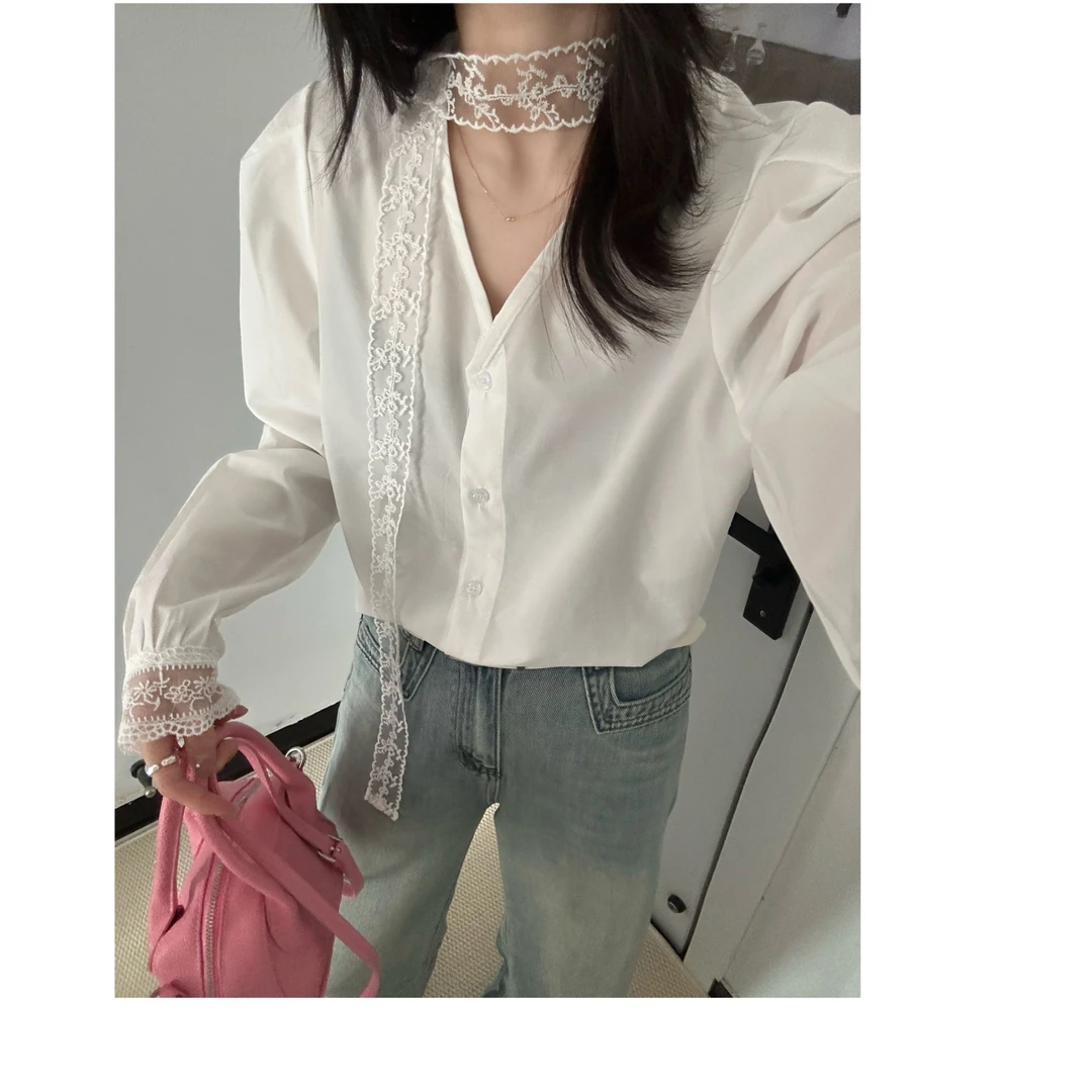 叁秋又见/2025春款蕾丝长袖春季V领法式纯色衬衫百搭内搭女装