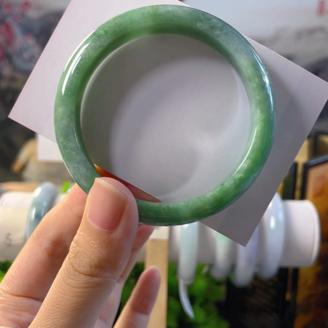 翡翠手镯未镶嵌福利