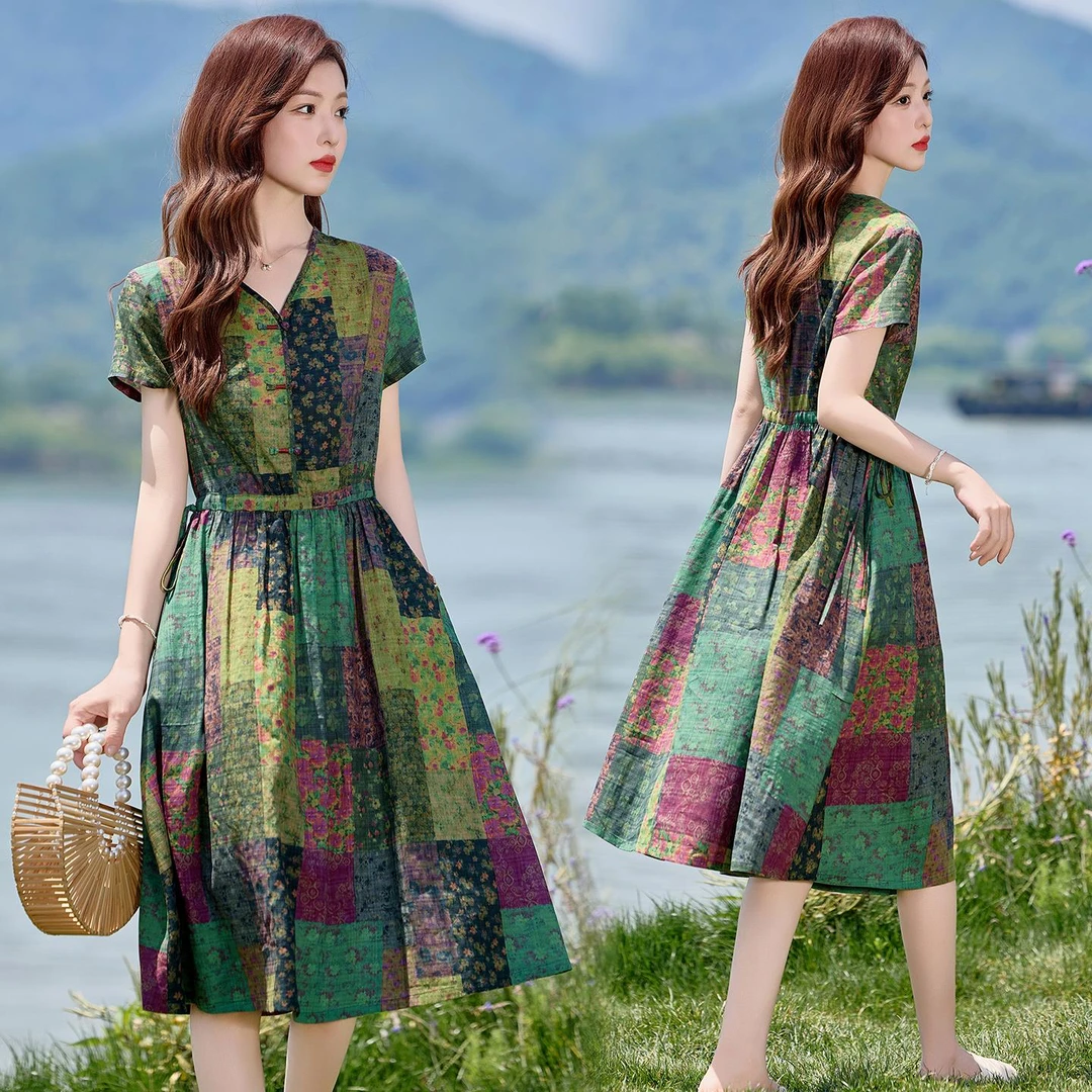 DUCURNO设计感小众碎花连衣裙女2025夏季新款时尚复古盘扣收腰裙