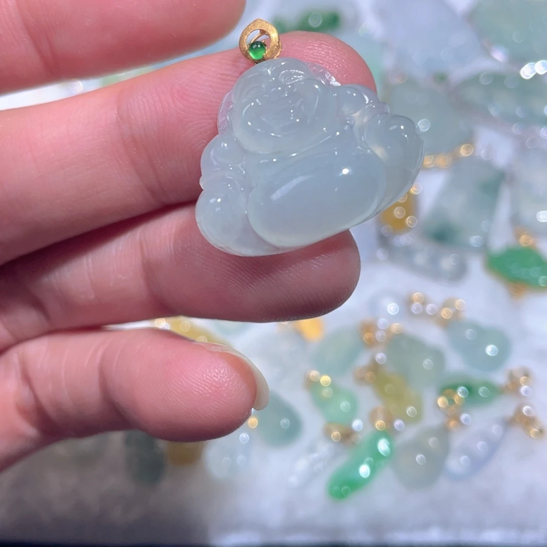 翡翠18K金镶嵌颈饰翡翠