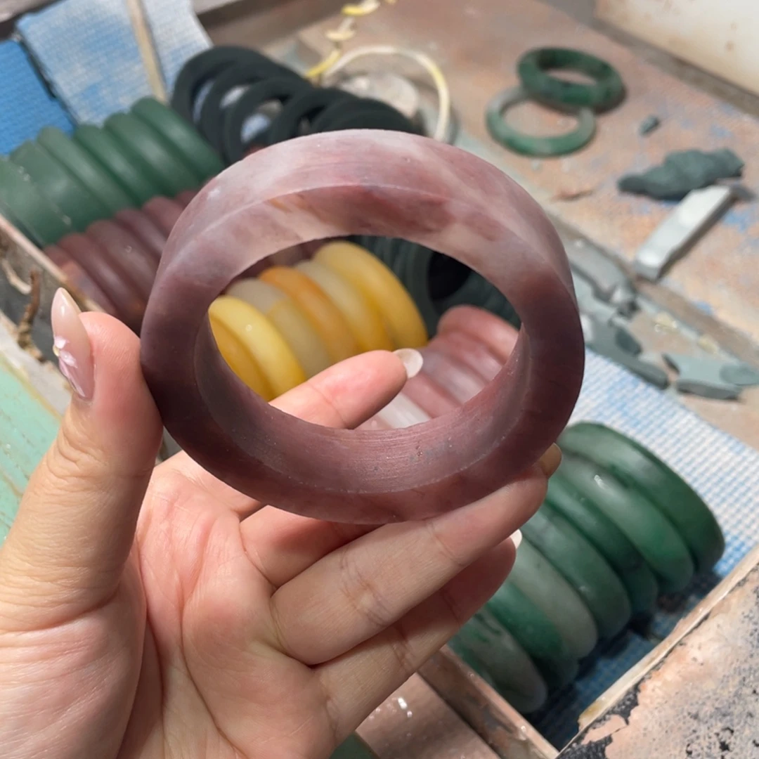 杨***意定制石英岩玉定制加工