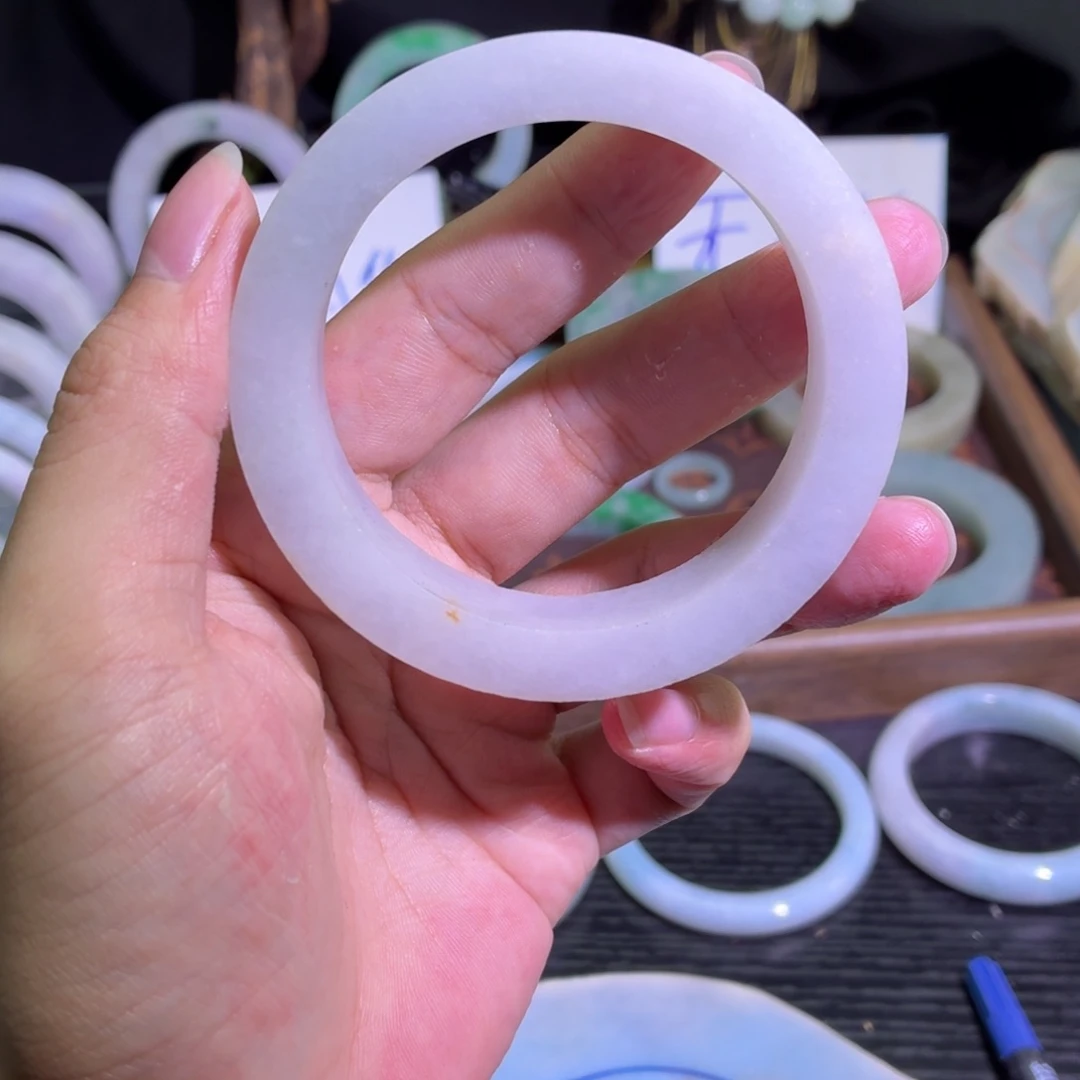 定制翡翠未镶嵌天然翡翠A货毛胚手镯