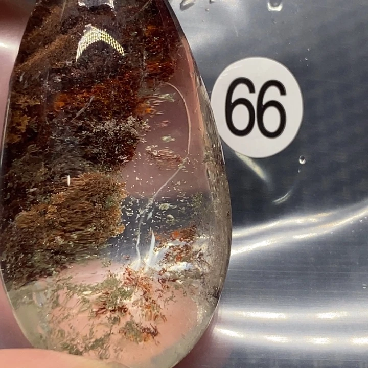 莲***莲颈饰水晶未镶嵌水晶