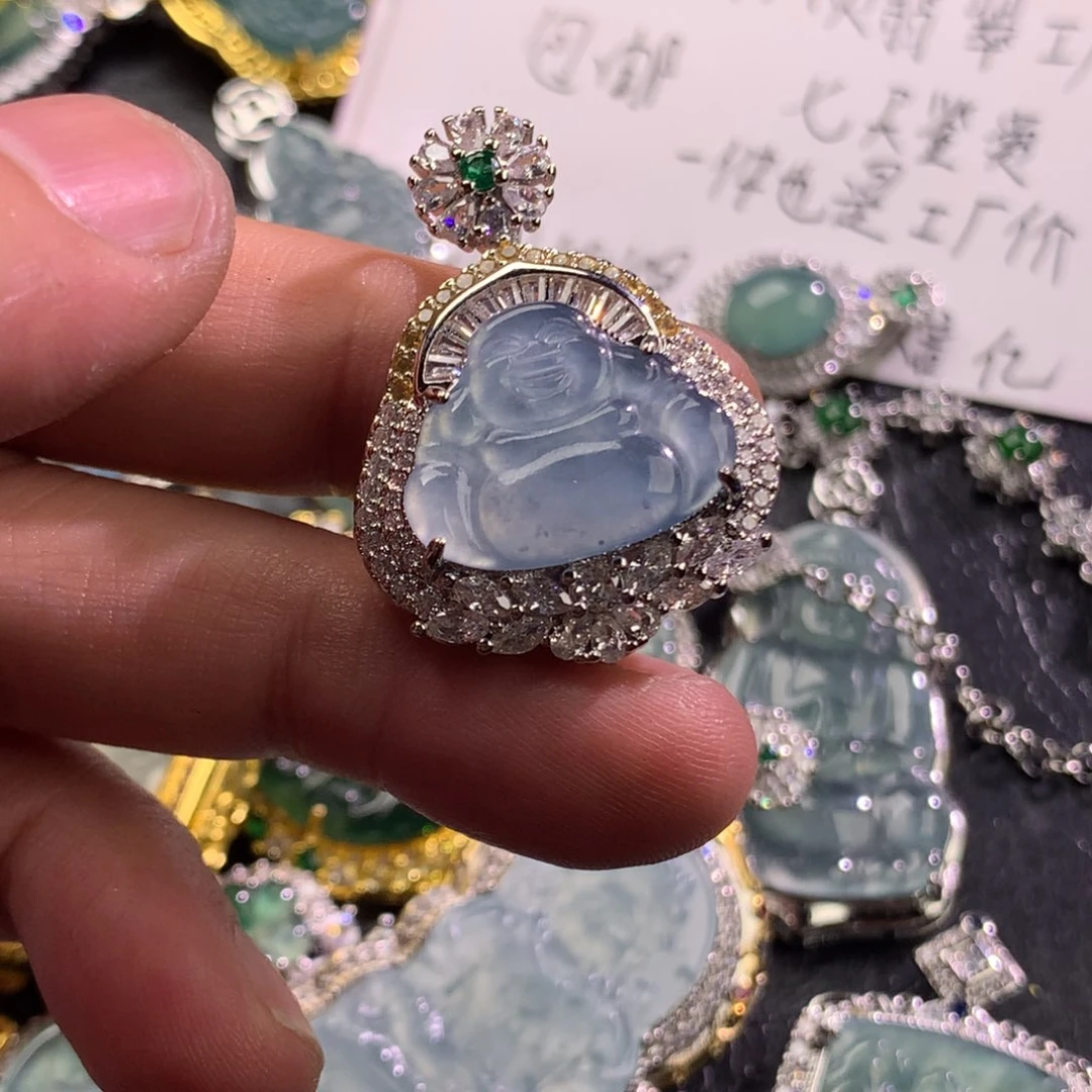 翡翠未镶嵌颈饰佛公