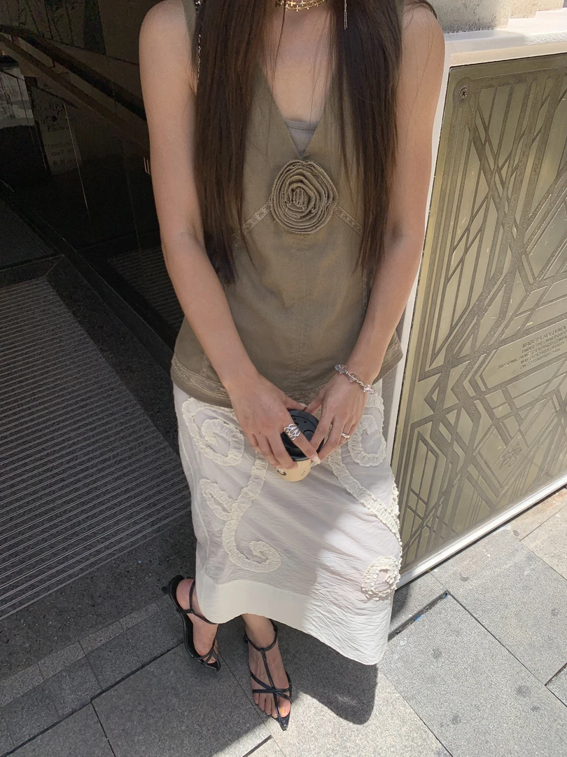 MAR 夏季新款通勤v领修身显瘦人工手工盘花设计感背心女613175