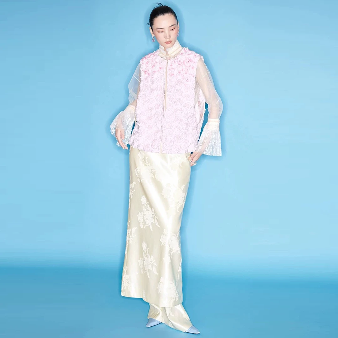 M ESSENTIAL 马 凯新中式樱粉绣布 工坊落花渐变钉珠马甲