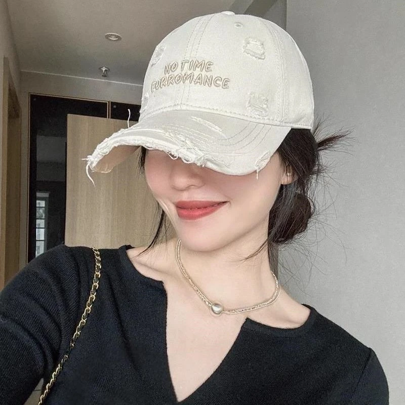 破洞棒球帽女韩版刺绣水洗棉鸭舌帽子显脸小加宽帽檐软顶休闲帽子