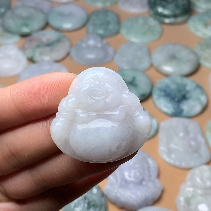 翡翠未镶嵌颈饰佛