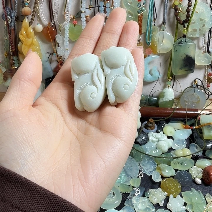 蛇纹石玉合金颈饰