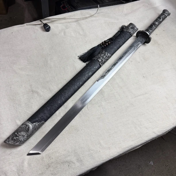3801 龙泉昊天宝宝剑高锰钢唐横刀 鸡翅木未开刃