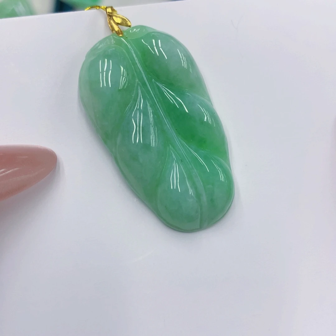 颈饰未镶嵌翡翠叶子
