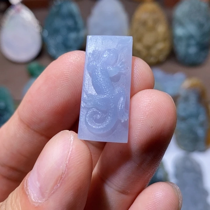 定制翡翠未镶嵌紫翡蜥蜴