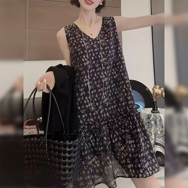 气质时尚设计感碎花连衣裙夏季薄款显瘦无袖V领减龄显白背心裙子
