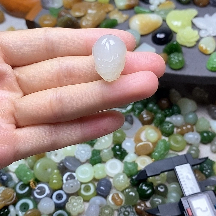 未镶嵌和田玉挂件