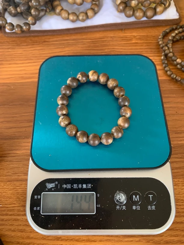 沉香瘤疤老料高油脂卡12手串重量14克➕