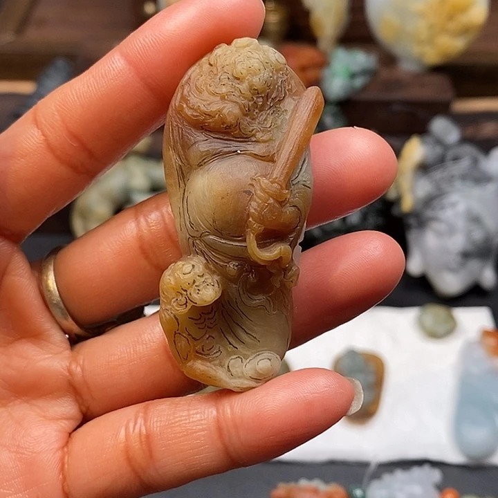 哈***定制翡翠未镶嵌毛货抛光