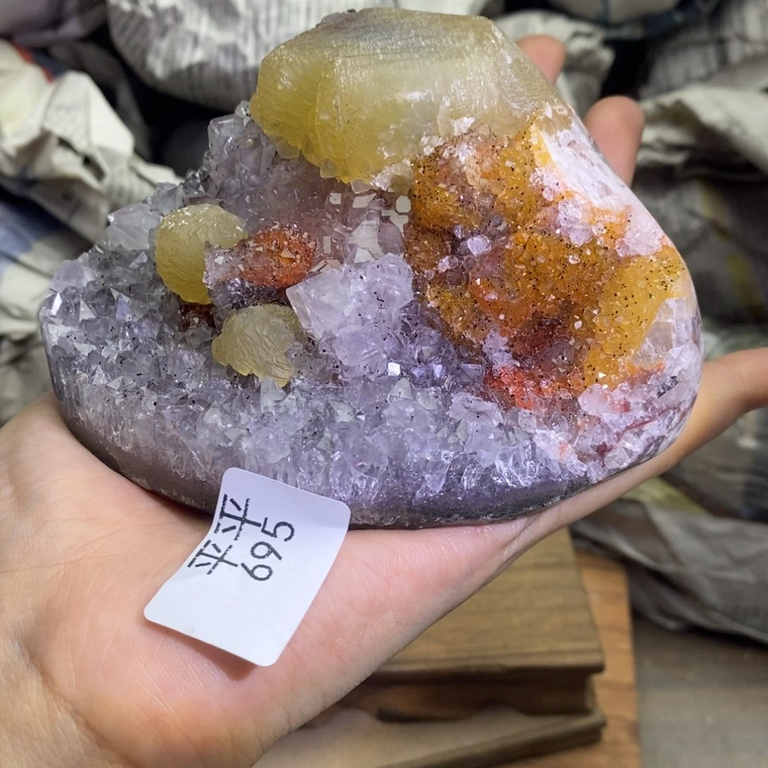 紫晶未镶嵌大型摆件（非配饰）