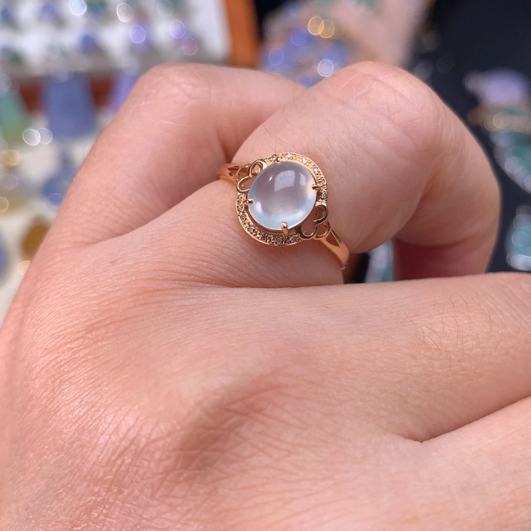 18K金镶嵌戒指翡翠蛋面戒指