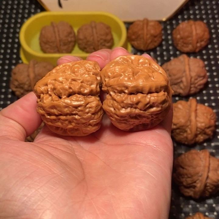 文玩核桃把件鱼籽纹肌肉蛙