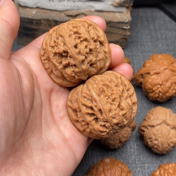 文玩核桃吊坠全品43粗筋