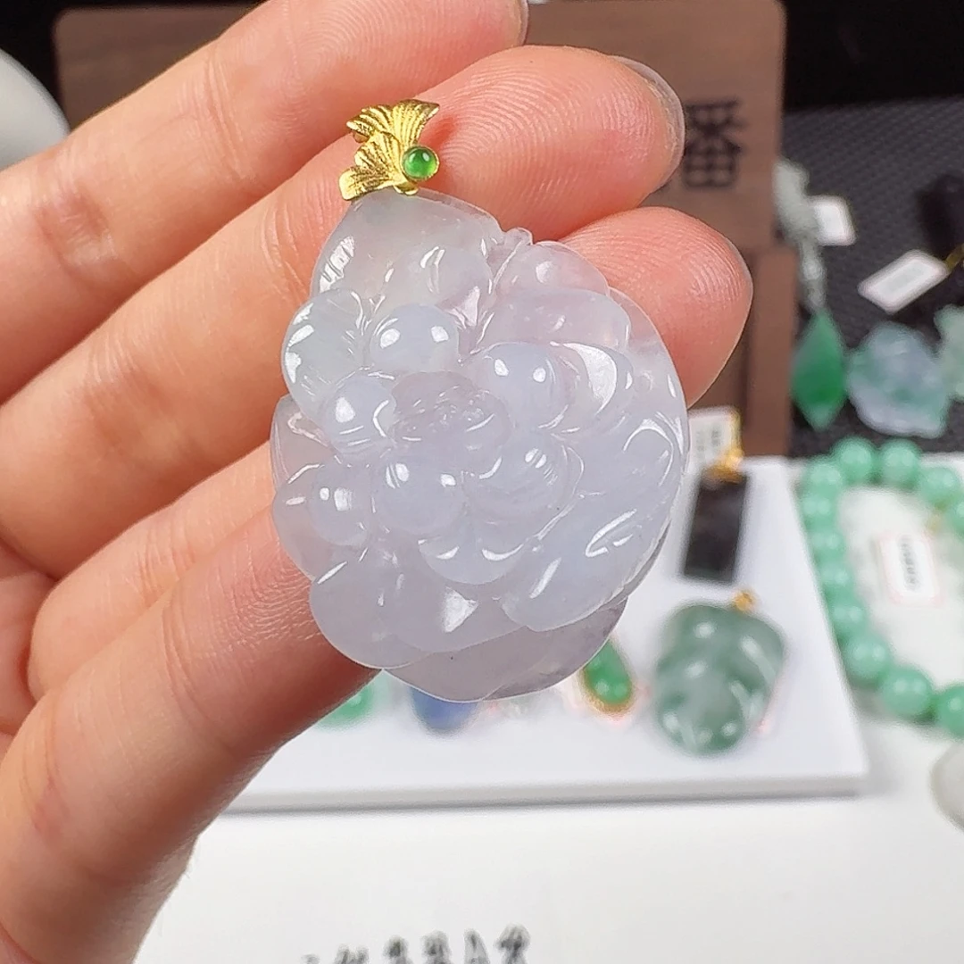 翡翠18K金镶嵌颈饰