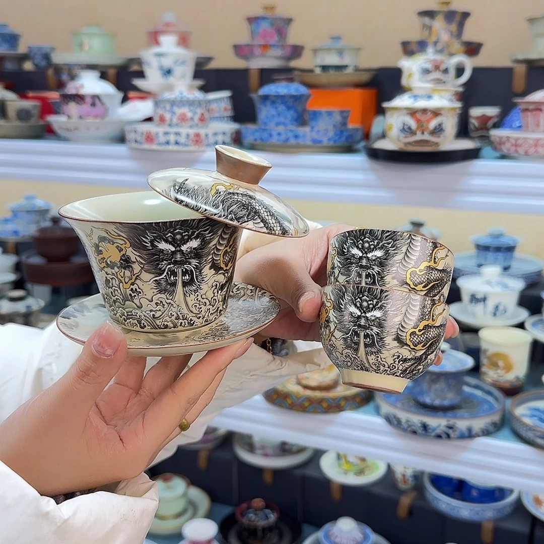 我们都是在这里关注起来