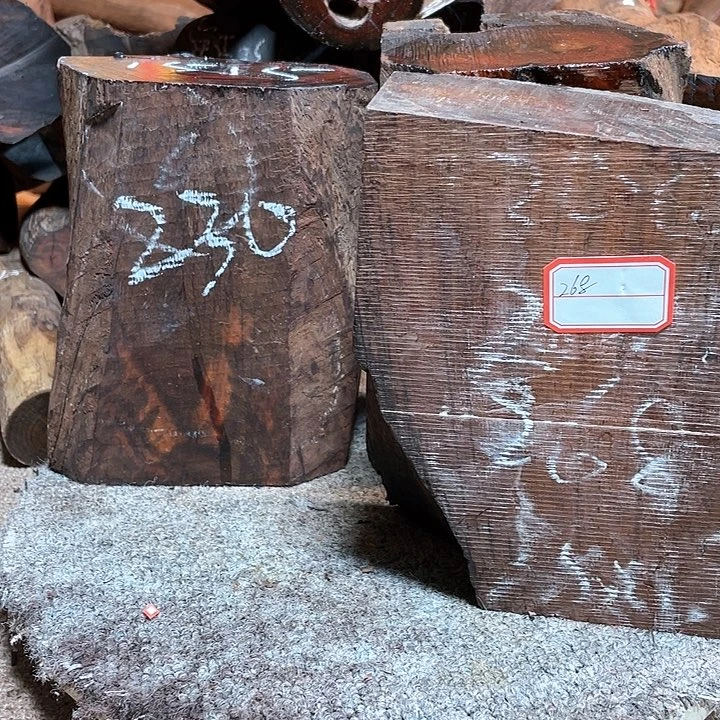 交趾黄檀（大红酸枝）老****友