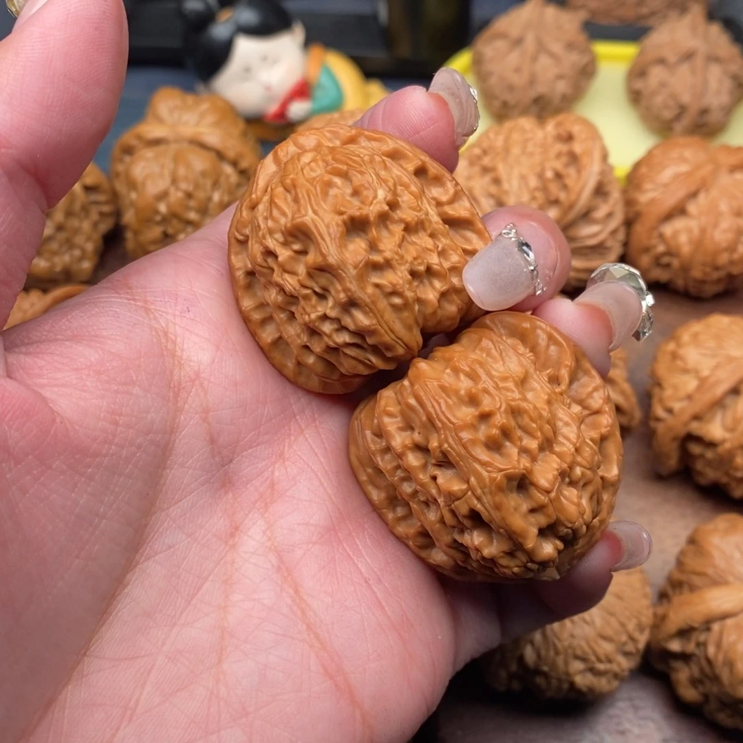 文玩核桃把件冰****o全品三角白狮子36