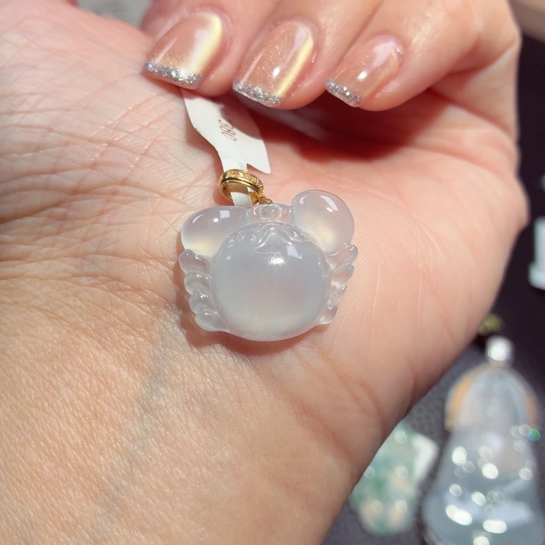 颈饰18K金镶嵌翡翠八方来财