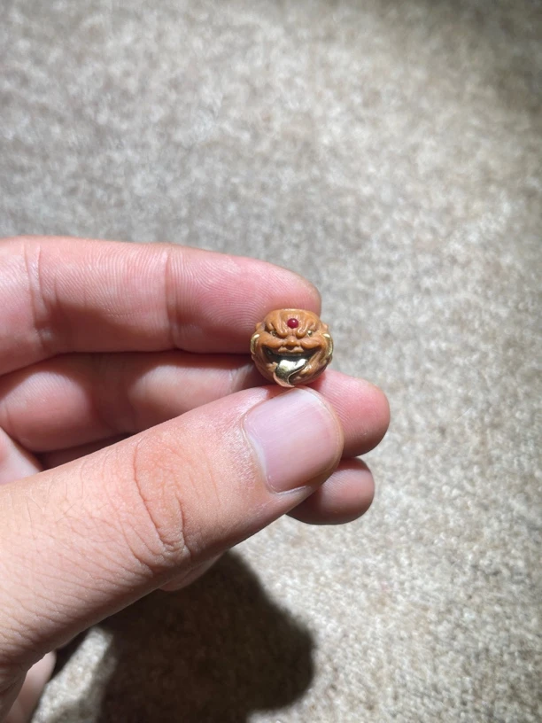 精工雕刻 坏笑舔僧 13-14mm左右单颗龙炎全品