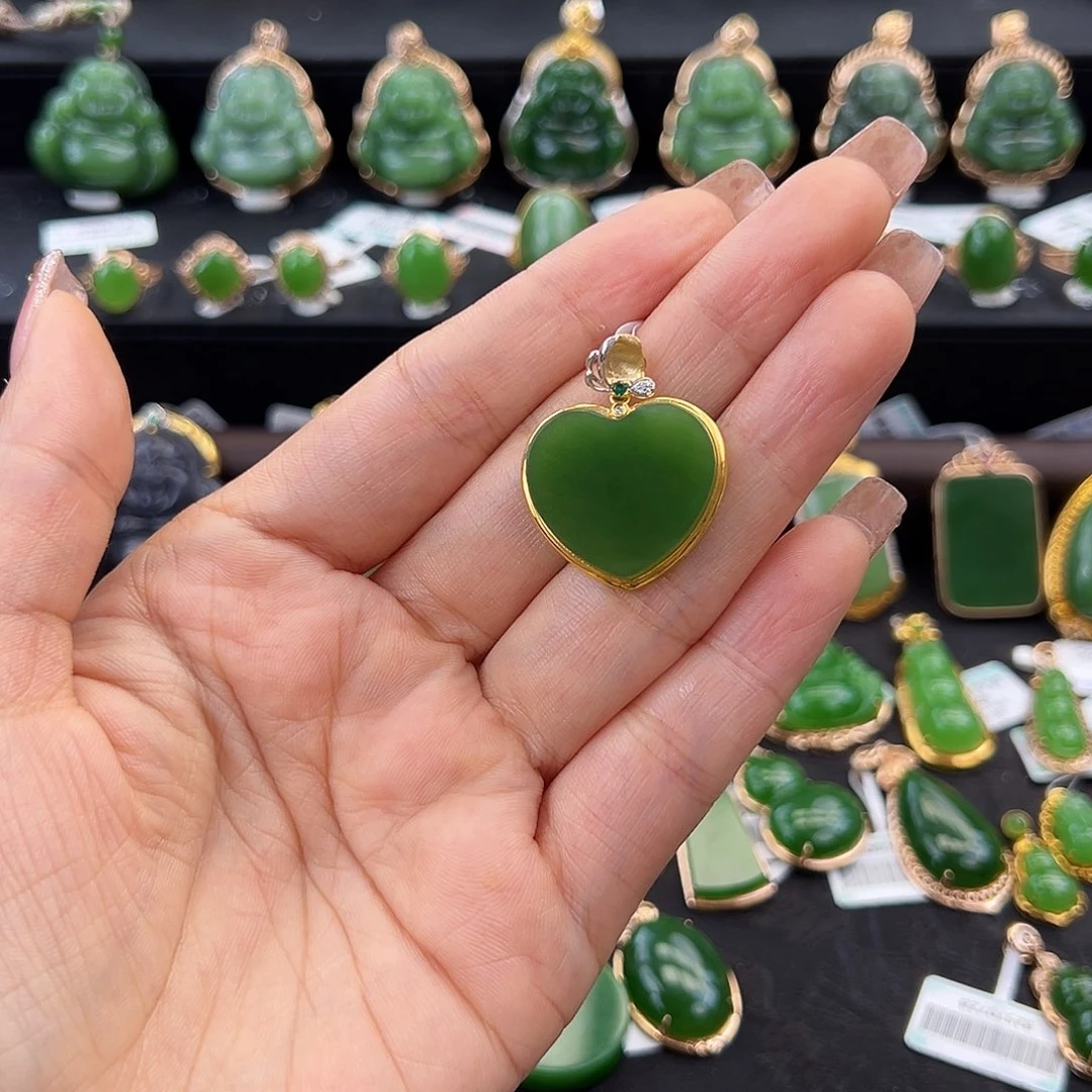 和田玉18K金镶嵌颈饰