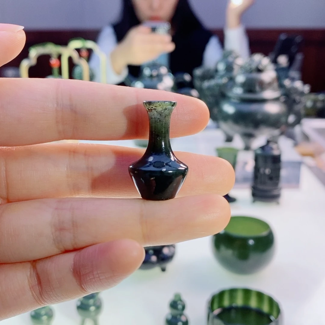 未镶嵌和田玉（青玉）摆件