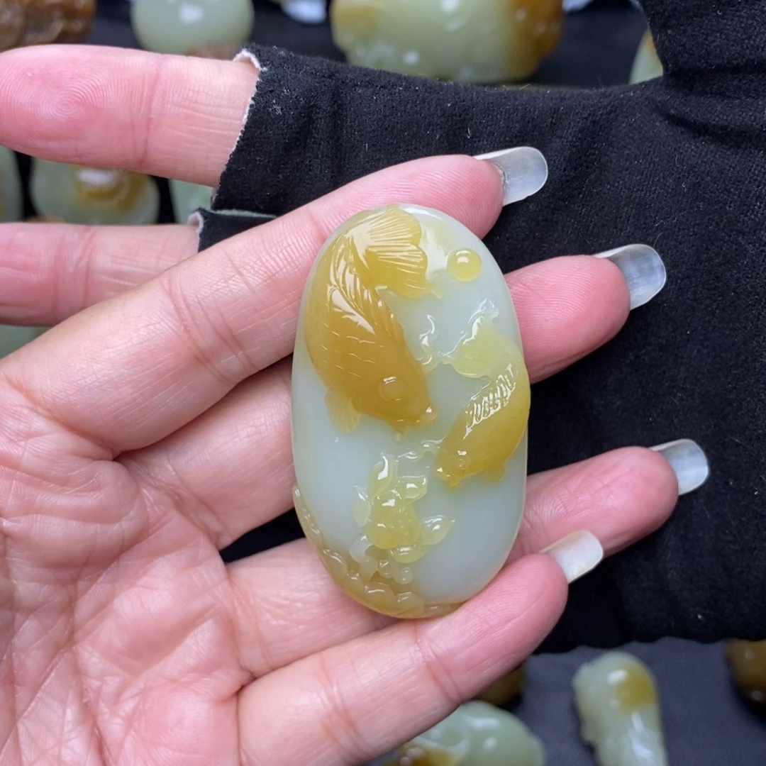 液***乐和田玉未镶嵌挂件