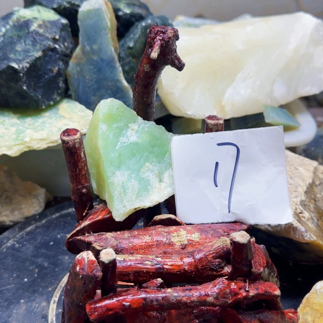 毛***毛蛇纹石玉未镶嵌岫玉