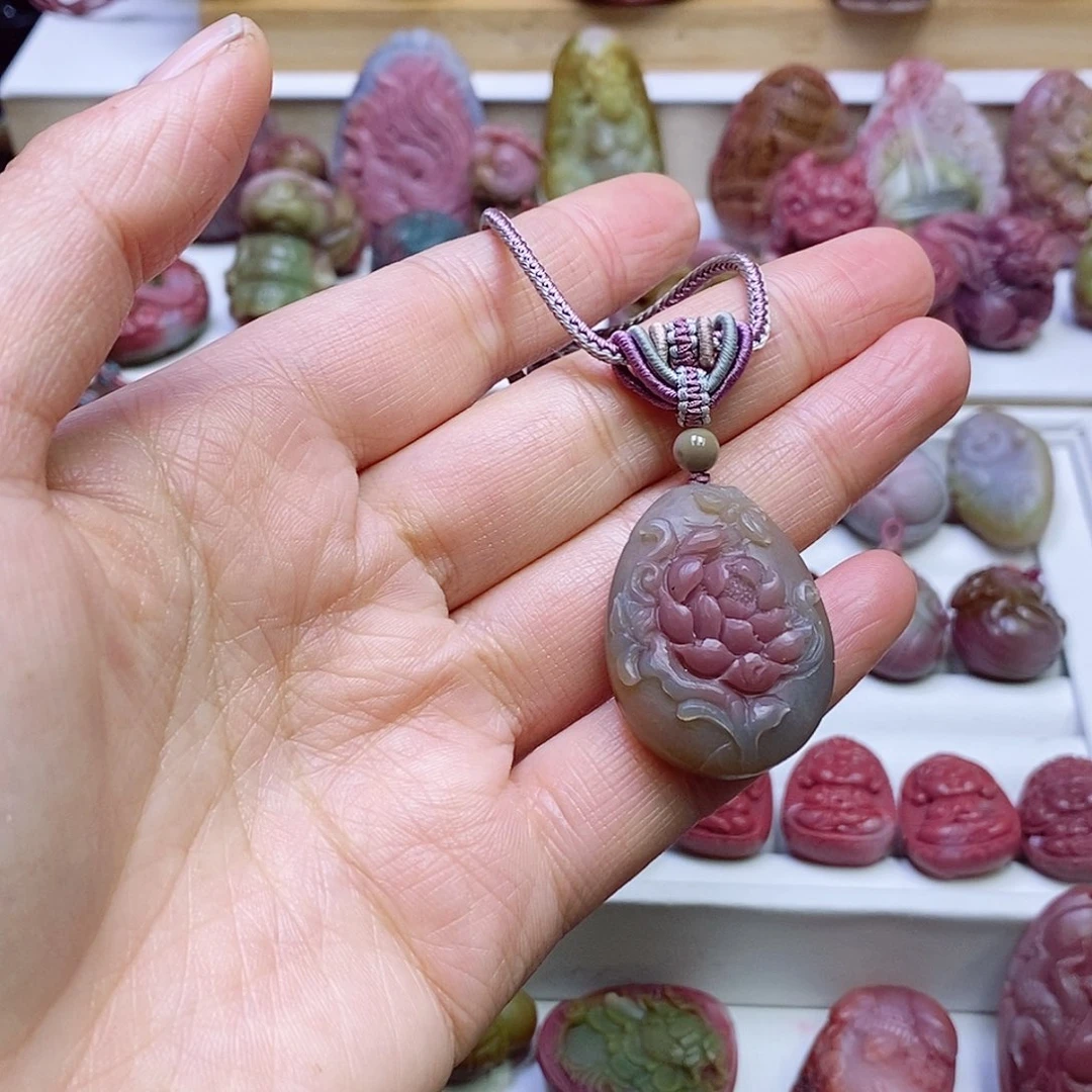玛瑙/玉髓盐源玛瑙吊坠未镶嵌