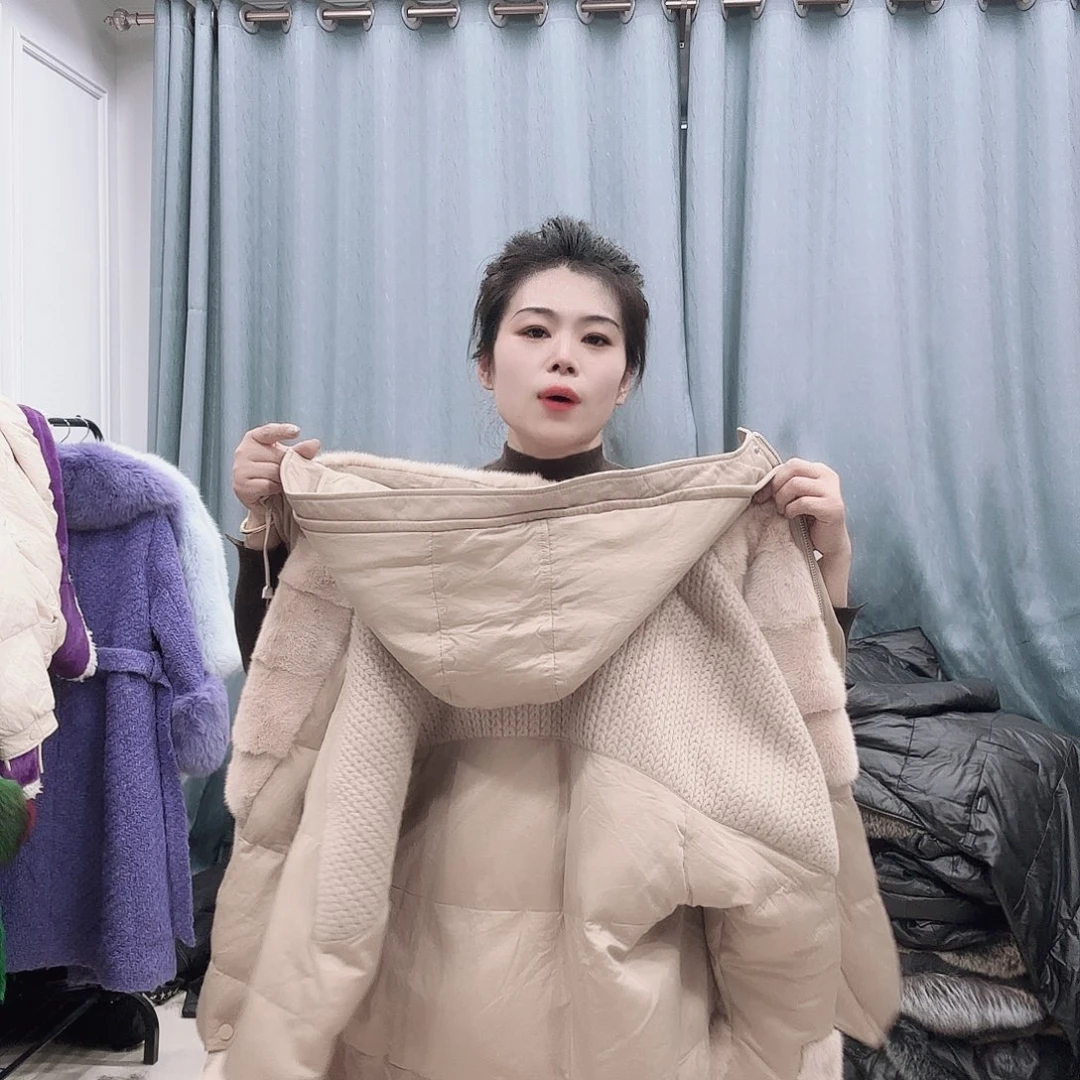 皮草搭配黑色西装
