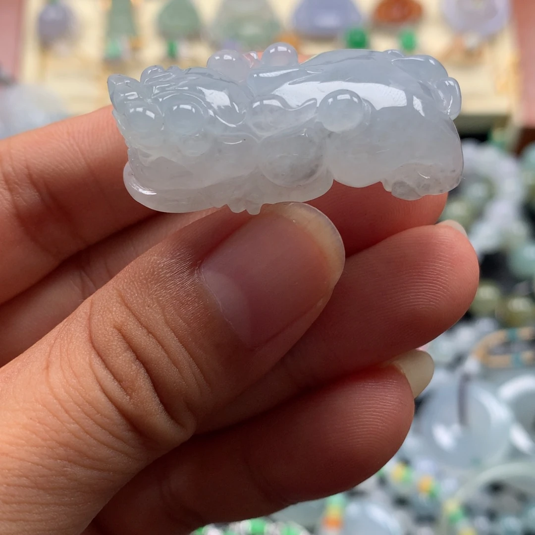 颈饰未镶嵌翡翠貔貅