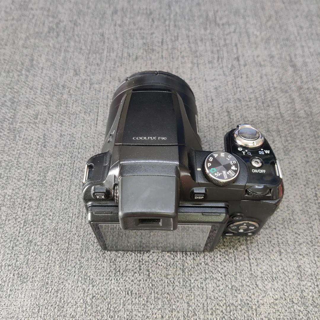 9新 Nikon/尼康 P90 长焦相机拍月亮 24倍光变 折叠屏