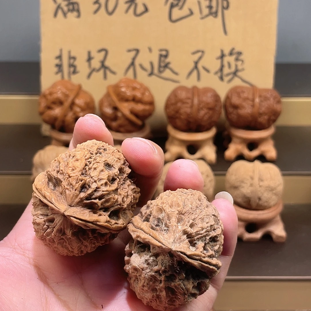 文玩核桃把件太石湖
