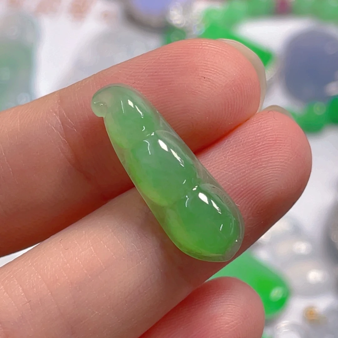 椰***-翡翠未镶嵌吊坠(不含链)