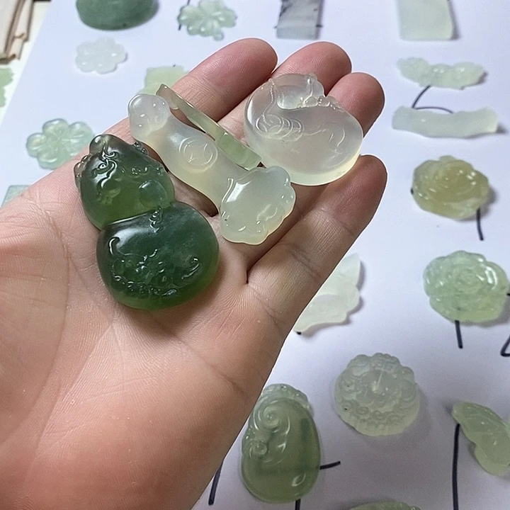 合金蛇纹石玉颈饰彬*酱
