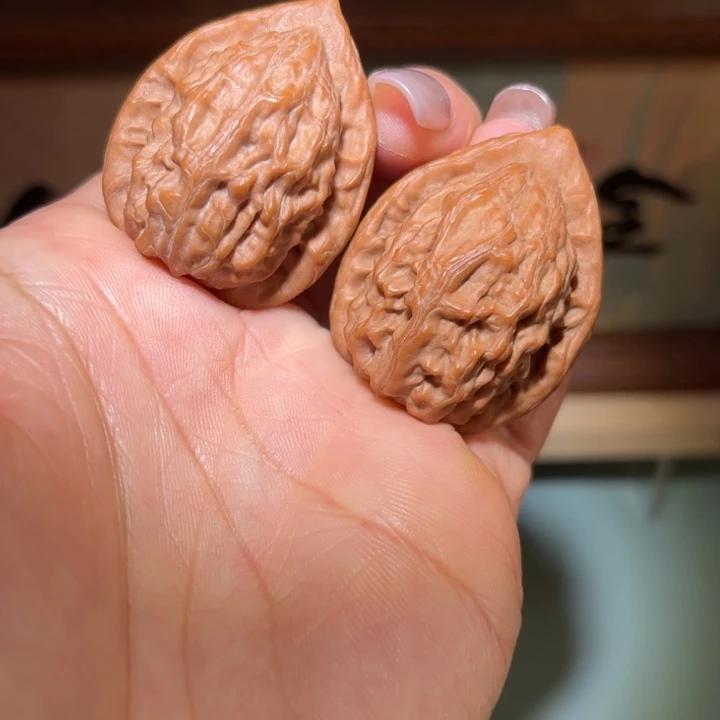 文玩核桃吊坠大红袍