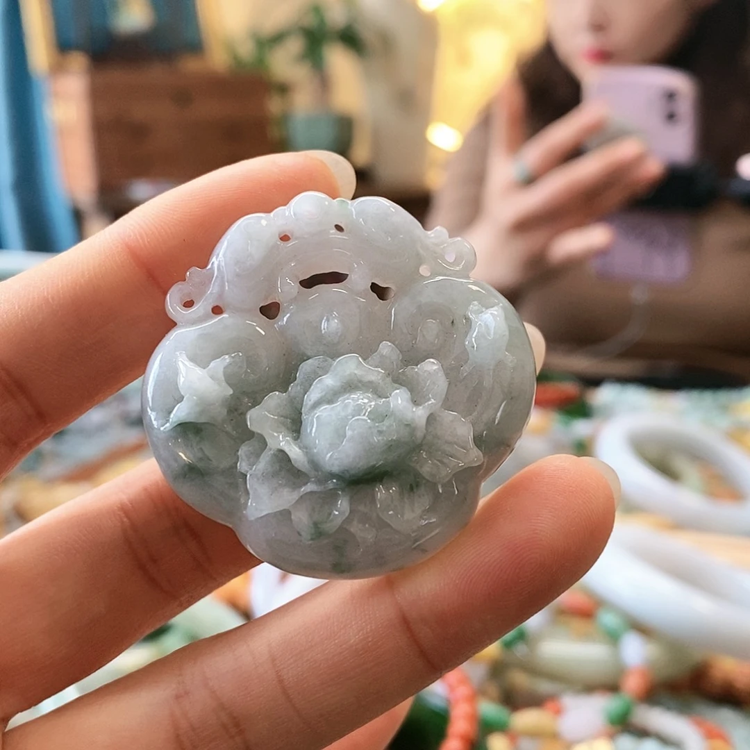 翡翠颈饰未镶嵌翡翠挂件