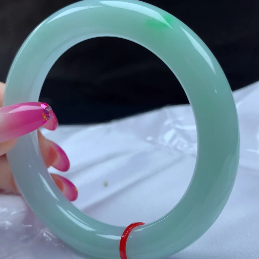 【闪购商品】未镶嵌手镯（圆镯）翡翠114136，