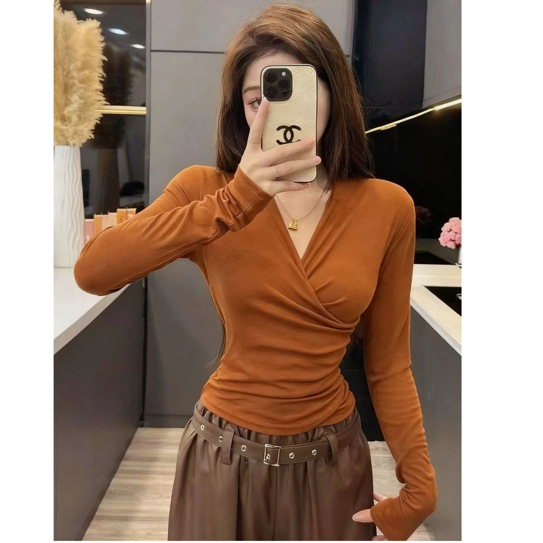 2025秋冬长袖修身型V领拼接轻熟风常规T恤黑色设计感女上衣9115