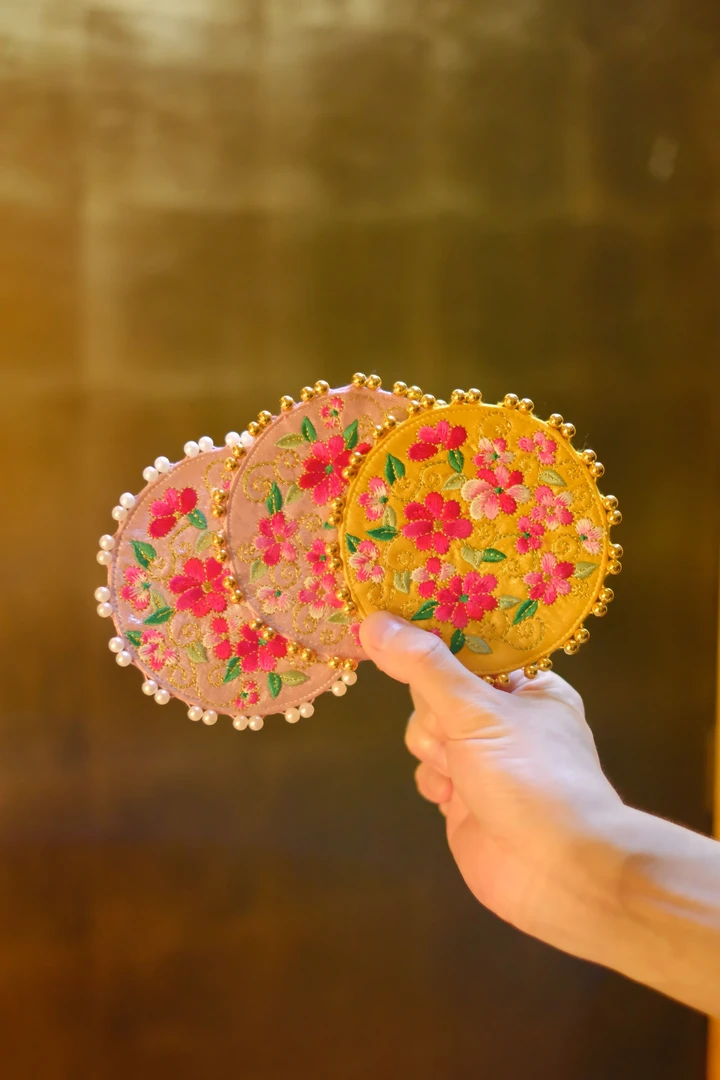 伴斤茶舍  【珠语棠春】三色小红花杯垫   家用简约中式便携