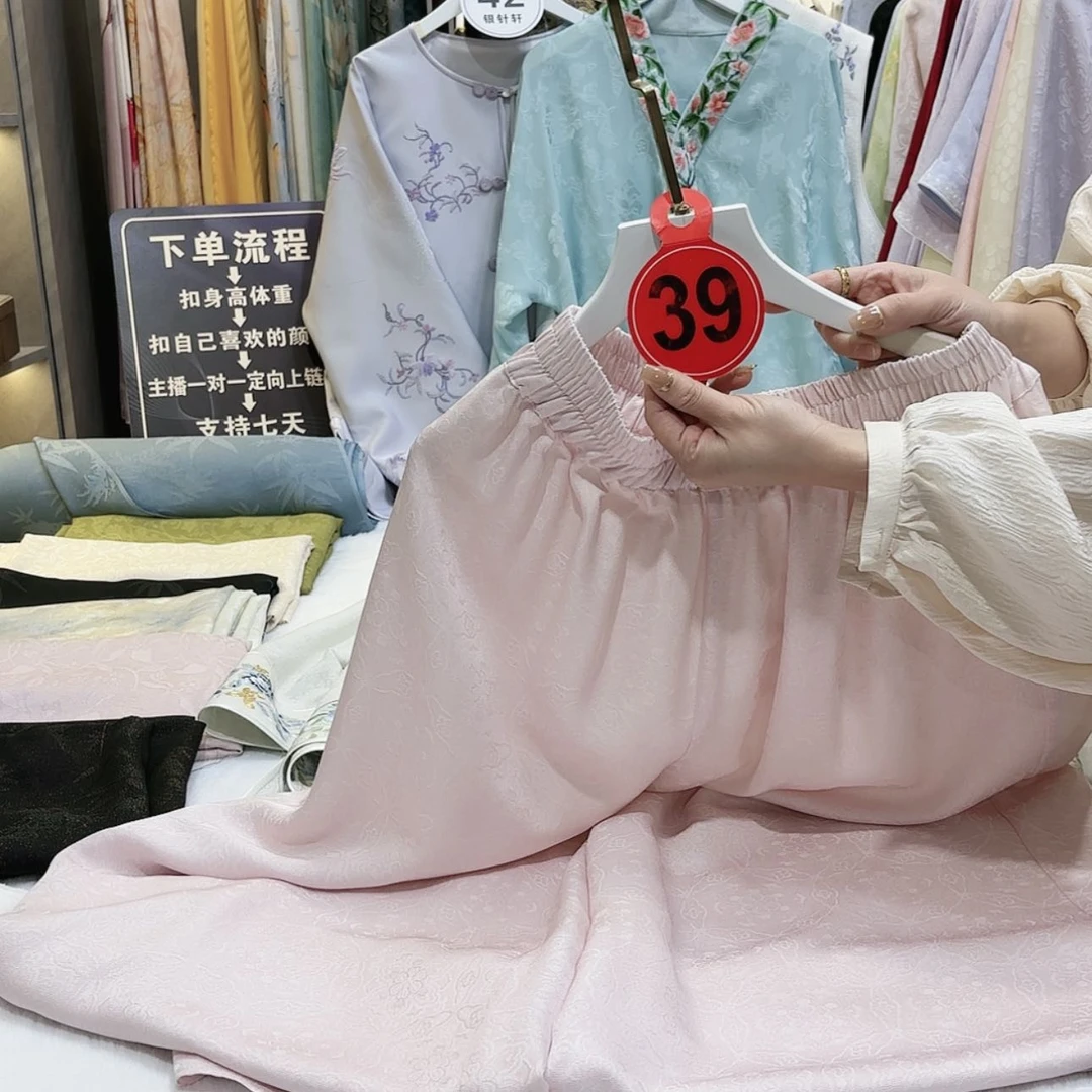 【闪购商品】吴*士苏绣的艺术风格与艺术风格相结合