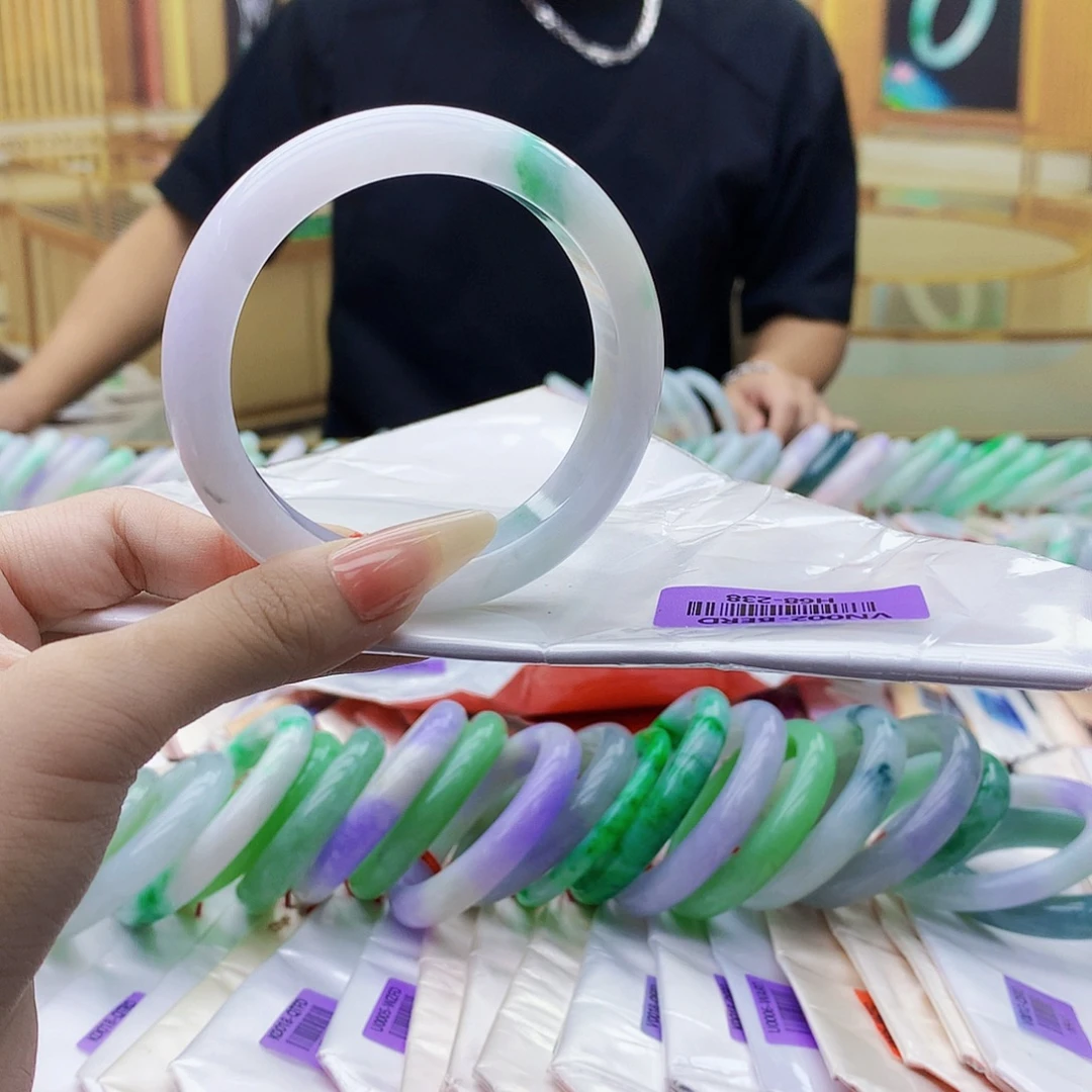 翡翠未镶嵌手镯vbb